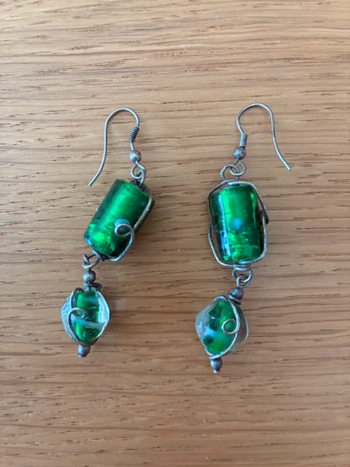 Boucles d’oreilles en verre vert