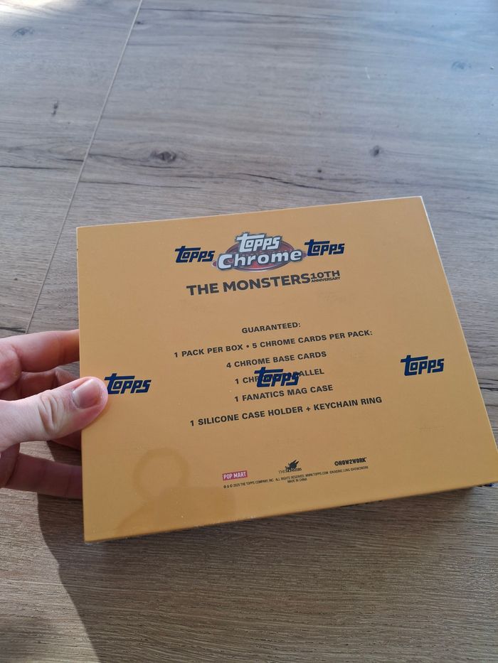 Coffret Topps Labubu 10th Anniversary - photo numéro 4