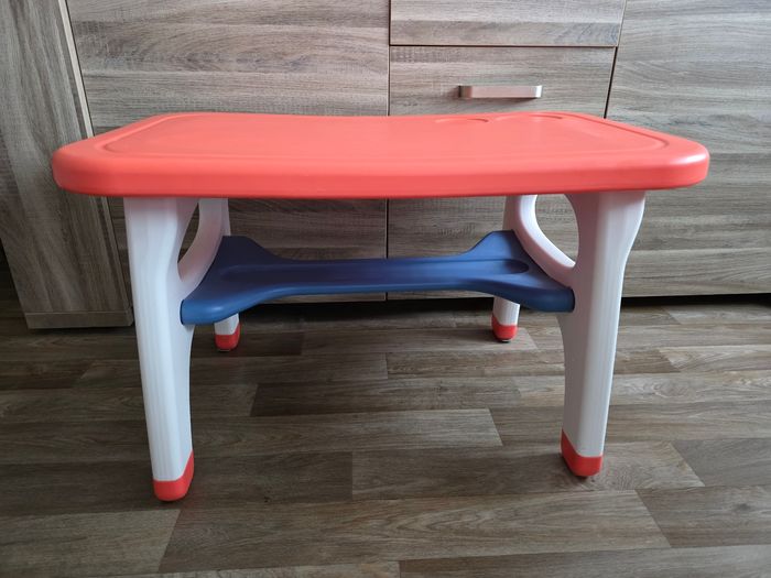TABLE ENFANT MIXTE BOYS OU GIRLS AVEC 2 CHAISES MOTIFS DINOSAURES MARQUE TINY GEEKS - photo numéro 3