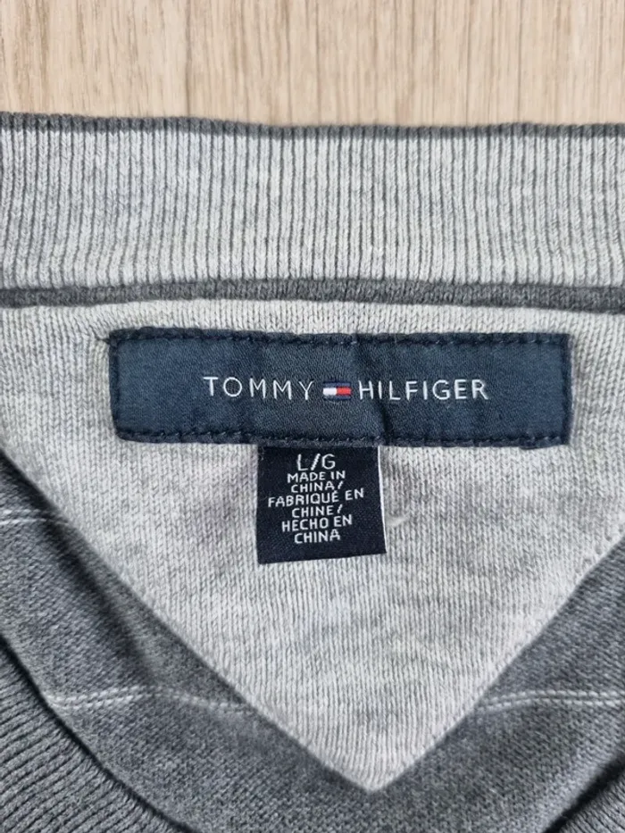 Pull à col V gris rayé Tommy Hilfiger Homme Taille M - photo numéro 2