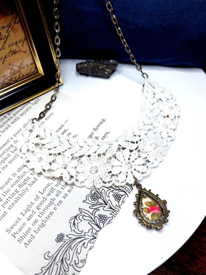 Magnifique collier plastron broderie blanche style vintage - photo numéro 7