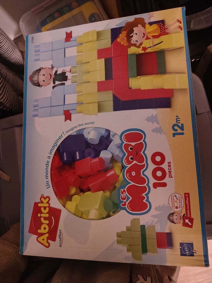 Boîte de construction neuve