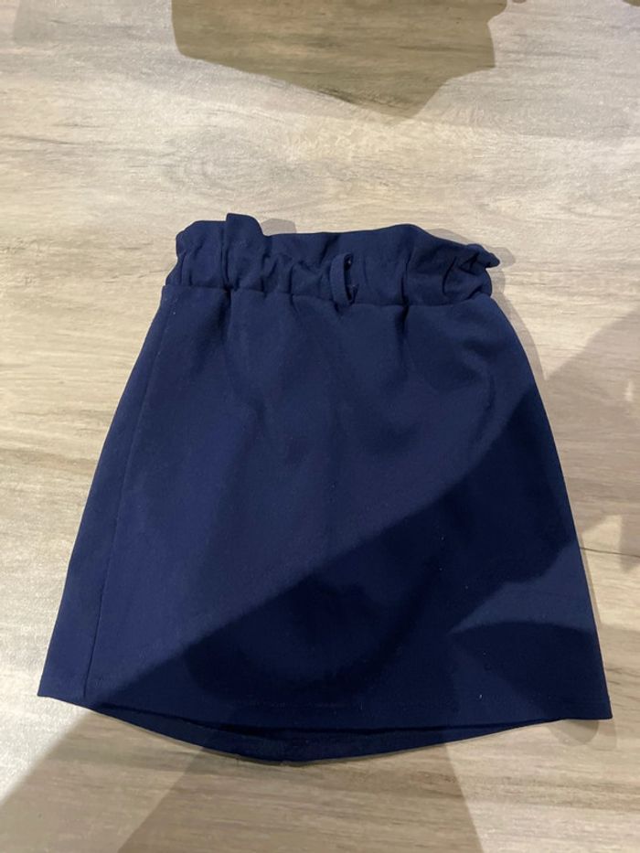 Jupe fille, taille six ans - photo numéro 2