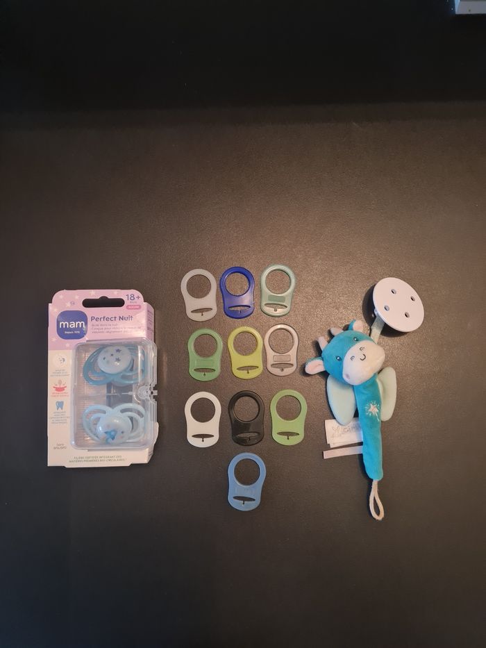 2 Tétines MAM pour 18 mois+ et attaches tétines