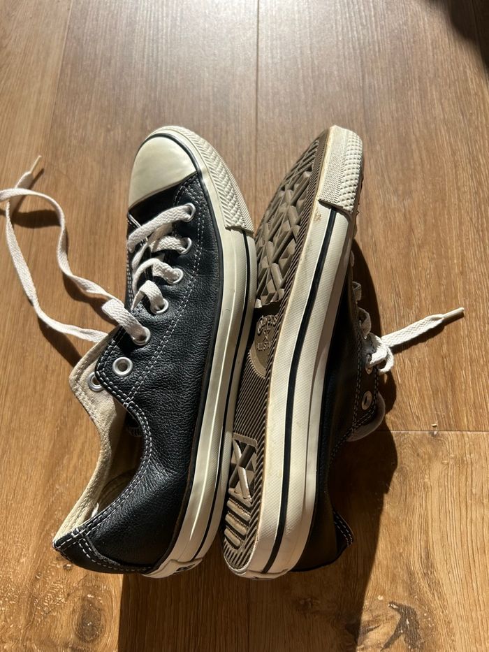 Converses noir et blanche all star taille 40 - photo numéro 4