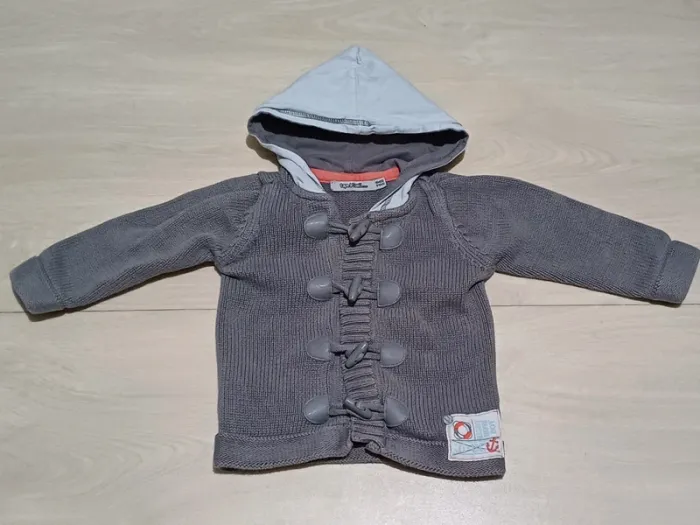 Gilet à capuche