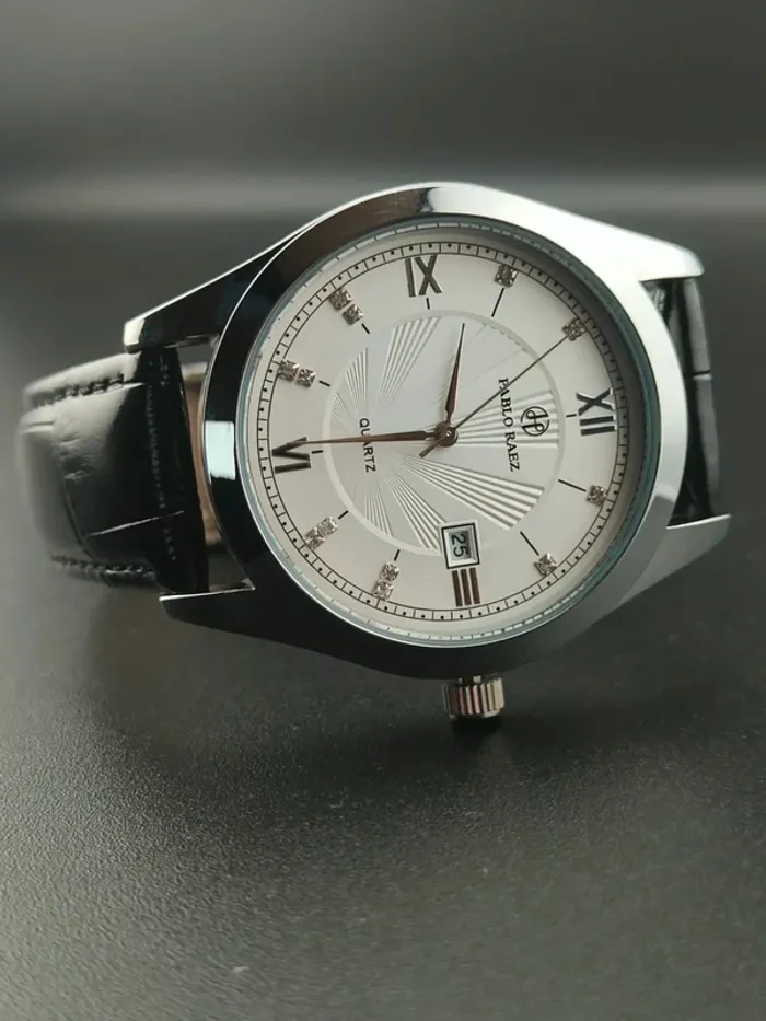 Montre homme, noire, élégante, argentée, étanche - photo numéro 2