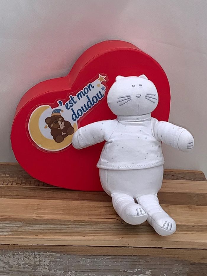 PB04 doudou chat petit bateau