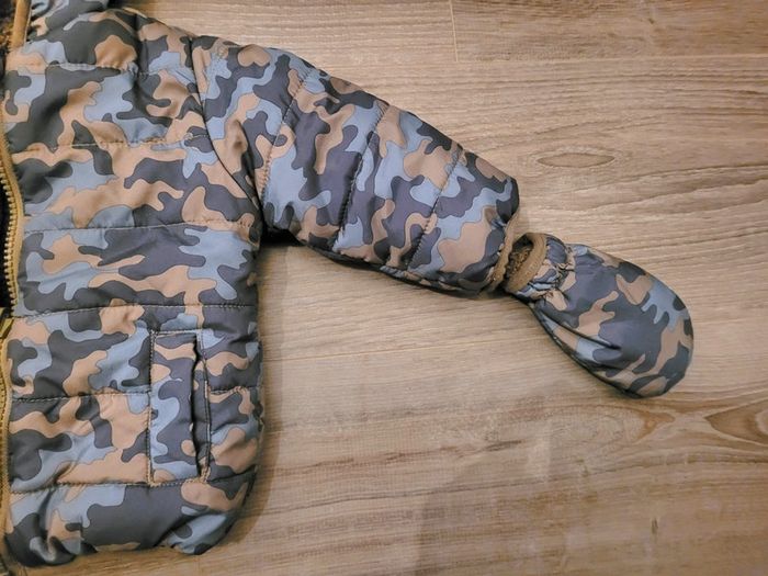 Doudoune à capuche avec gants 6 mois - photo numéro 4