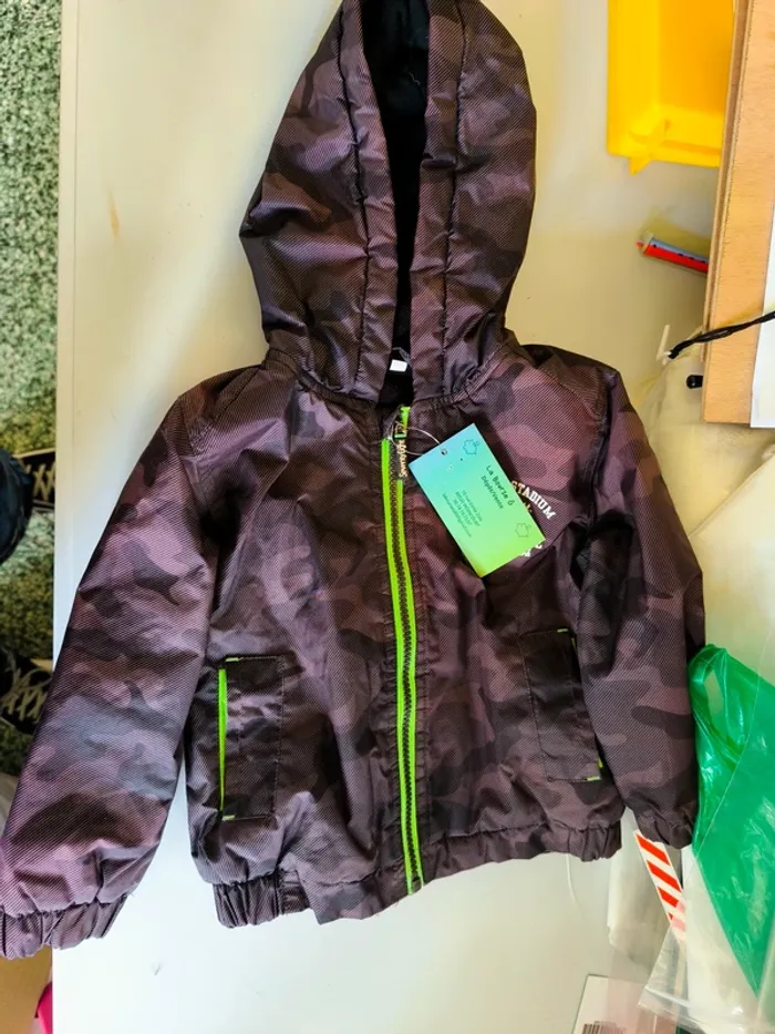 311358 blouson camouflage marron/noir garçon 2 ans sans marque