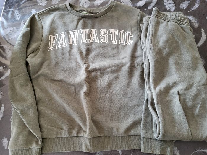 Ensemble jogging kaki