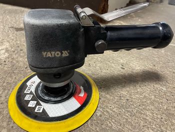 Ponceuse pneumatique  Yato