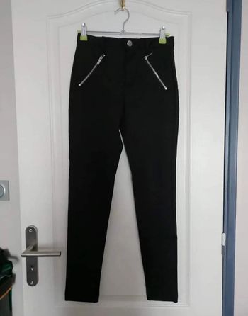 Pantalon neuf noir moulant type leggins