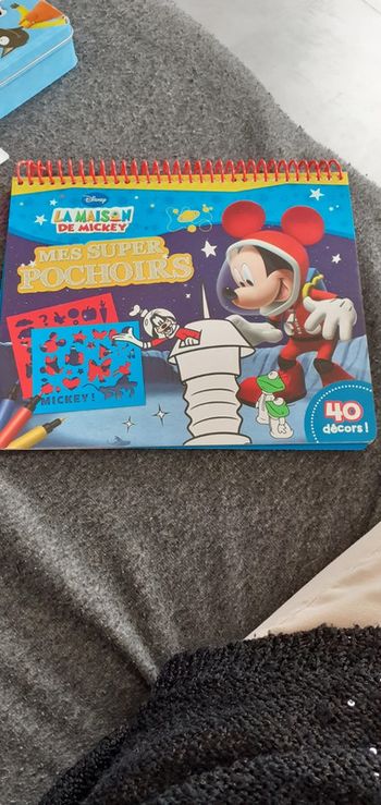 La maison de Mickey mes super pochoirs