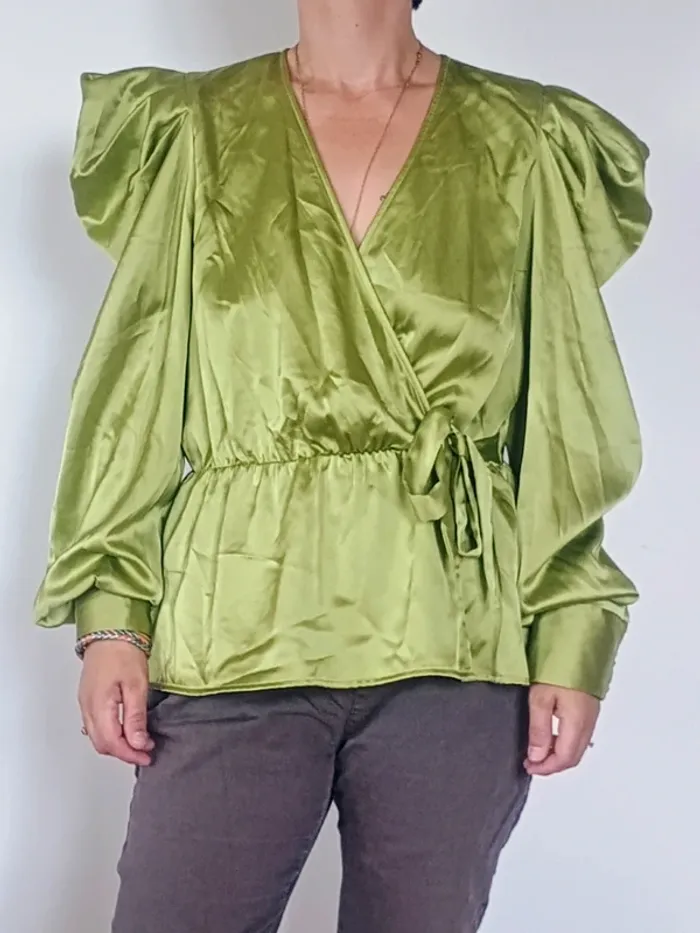 blouse satin vert T44