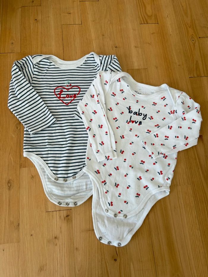Lot 2 bodys fille 23 mois