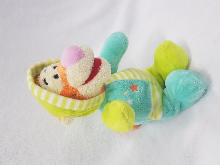 Peluche 20 cm tigrou en pyjama disney - photo numéro 2