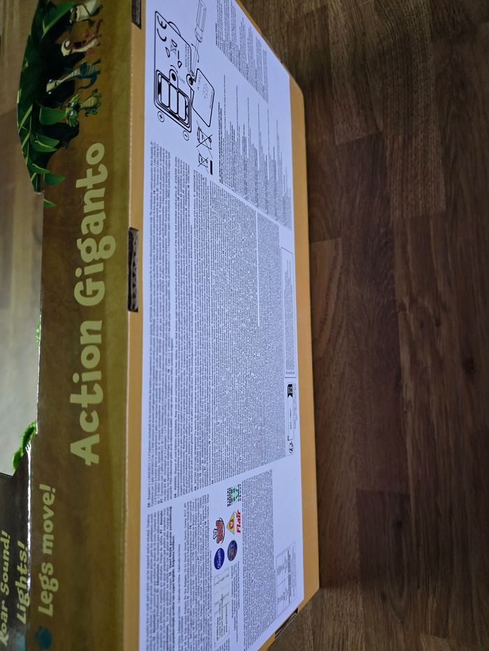 Gigantosaurus, Dinosaure, Figurine géante articulée de 30 cm, Avec effets sonores et lumineux - photo numéro 2