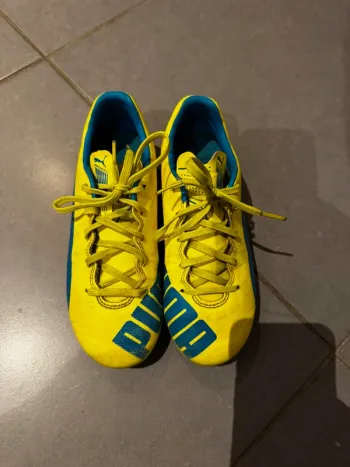 Chaussures de foot à crampons moulés - Puma - Evo speed 5 - Jaune & Bleu turquoise - 34 - Bon état