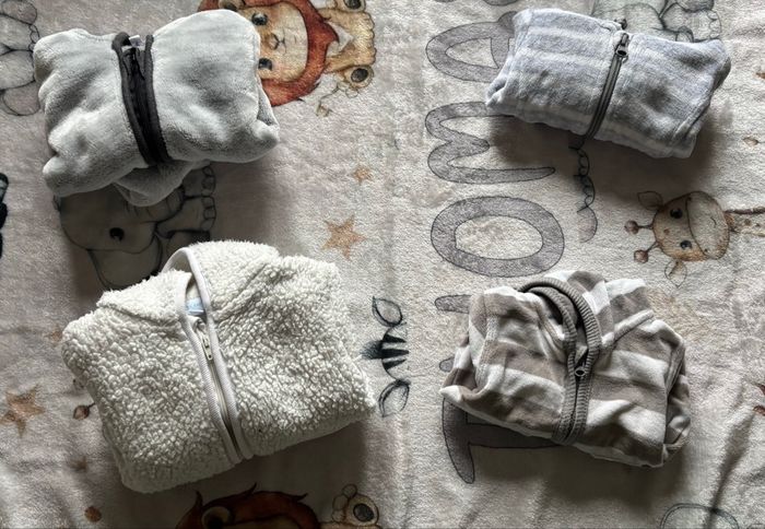 Lot de 4 vestes chaudes taille 1 mois - photo numéro 5
