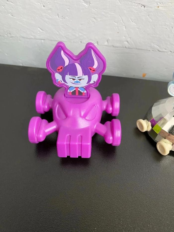 Lot de 2 figurines Petit Diamant & Val Thundershock - photo numéro 4