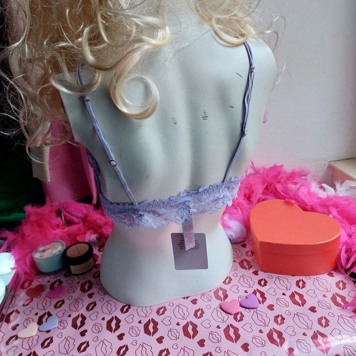 Jolie brassière neuve savage Fenty M - photo numéro 2