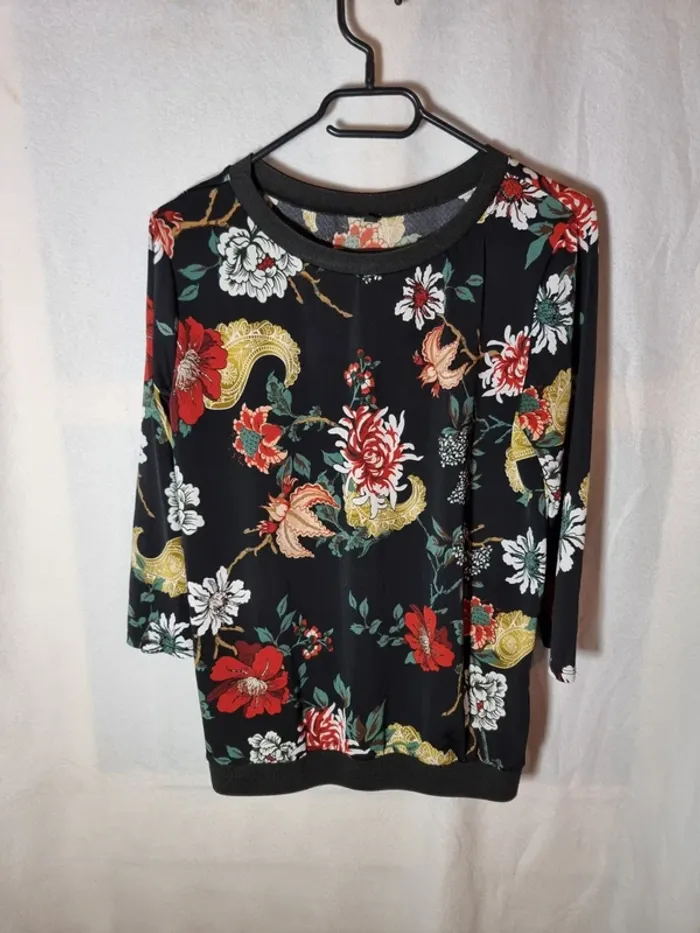 Blouse fleurie manches 3/4