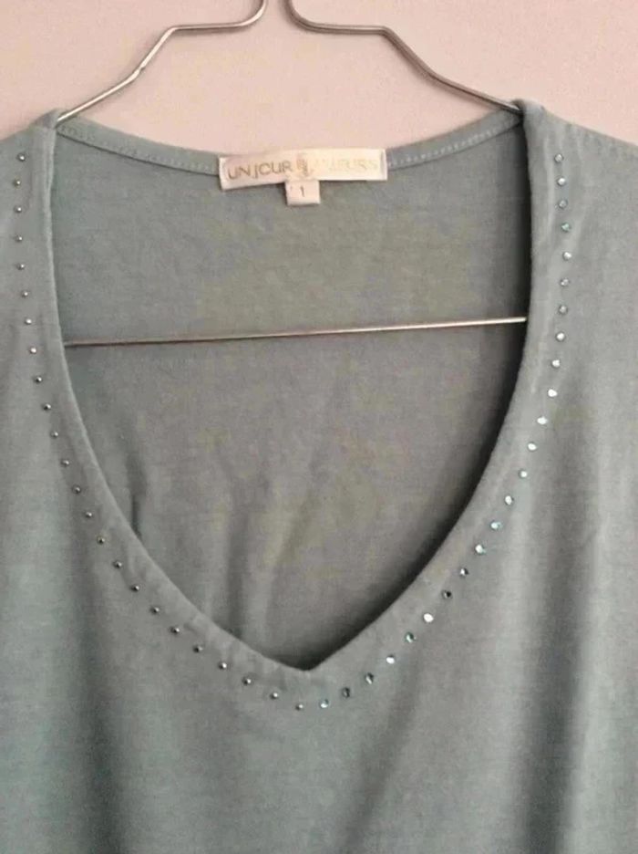 Haut bleu avec strass - photo numéro 2