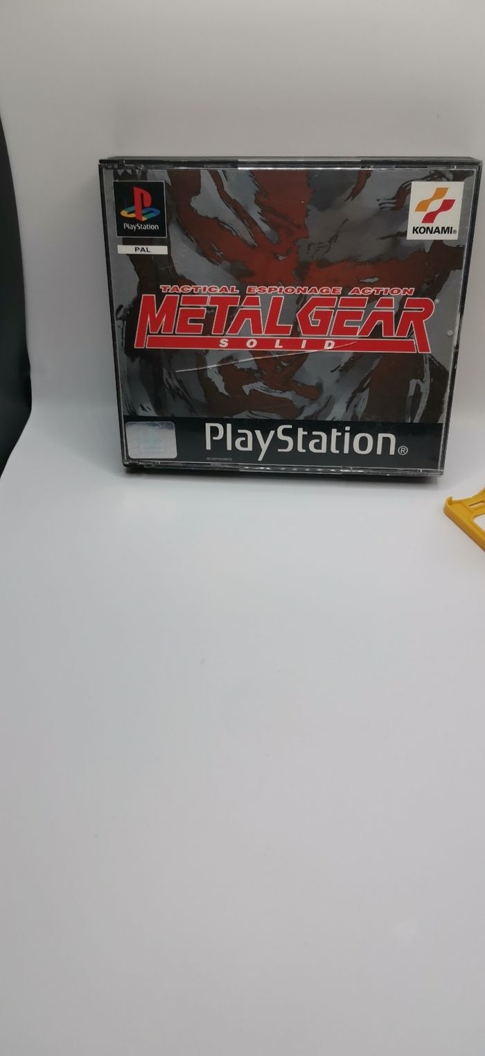 METAL GEAR SOLID PS1
