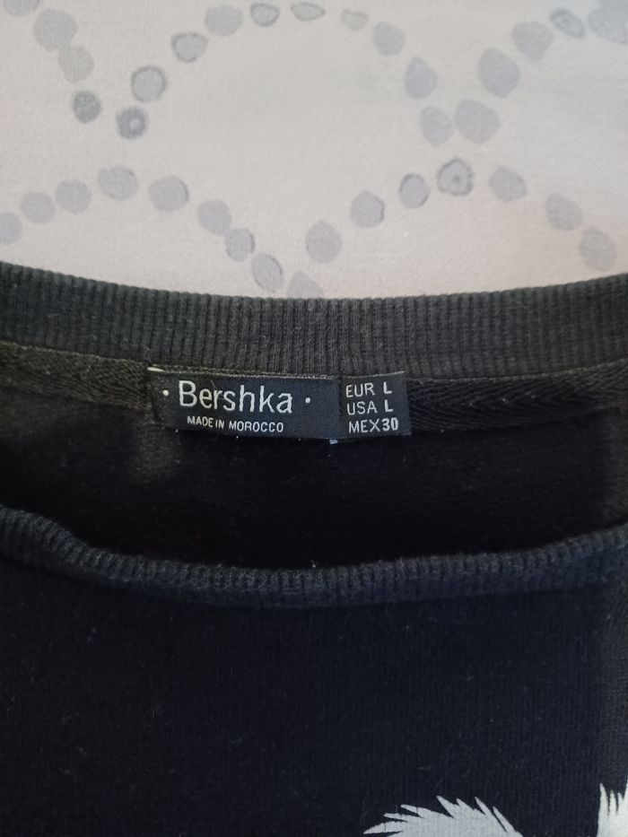 Sweat court Bershka taille L - photo numéro 4