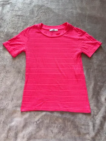 T-shirt rose Zara femme taille S en très bon état
