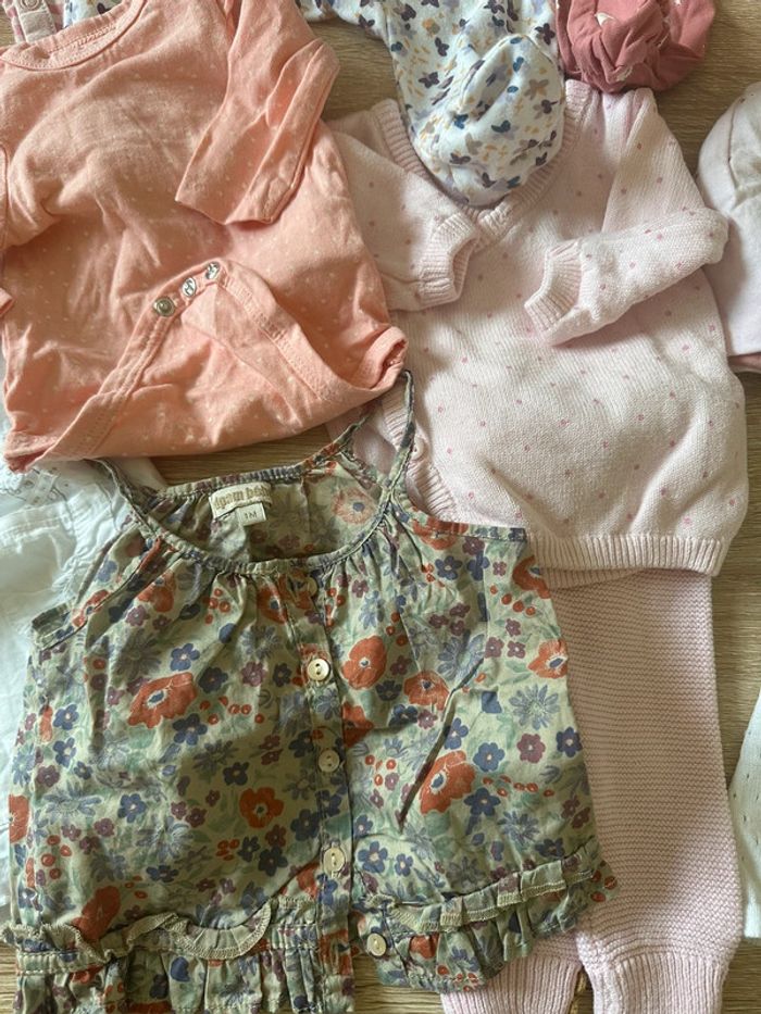 Lot de vêtements bébés filles - photo numéro 3