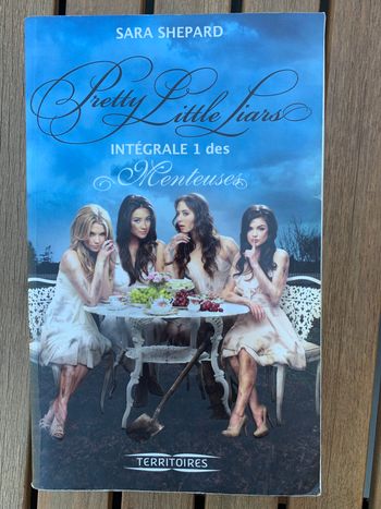 Livre Pretty Little Liars Intégrale 1 des menteuses TBE
