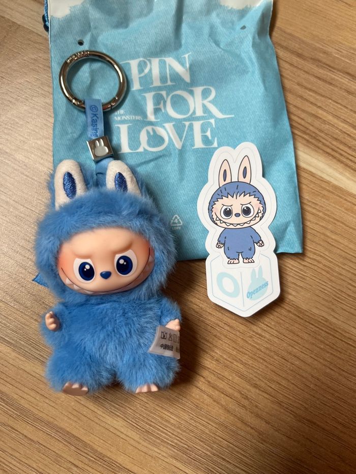 Labubu Pin for Love O - photo numéro 2