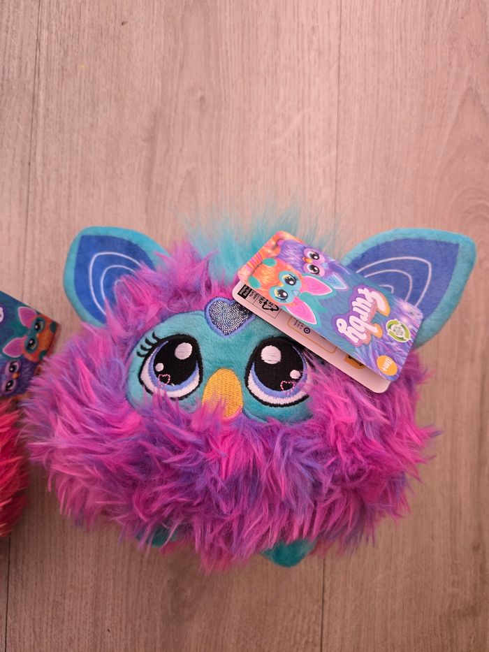 Lot de 2 peluches furby neuves - photo numéro 3