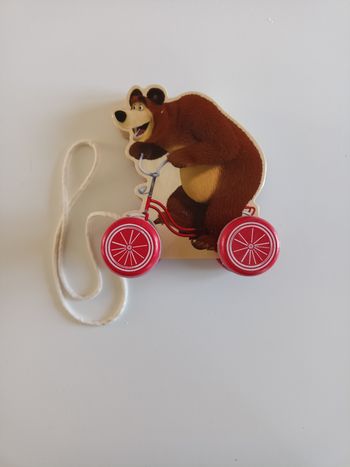 Véhicule en bois a tirer Masha et l'ours eich horn
