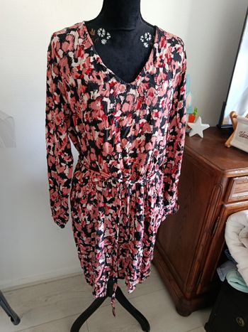 Robe ton. Rose comme sur les photos excellent état 