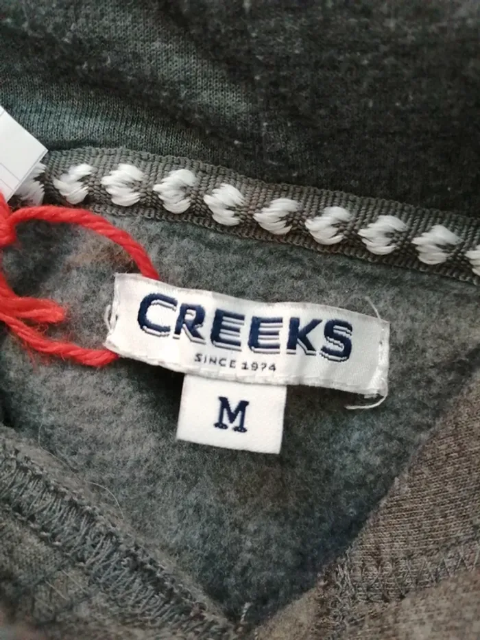Sweat à capuche gris avec divers écussons / creeks / (M) - photo numéro 7