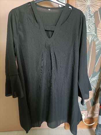 Tunique noir avec décolté