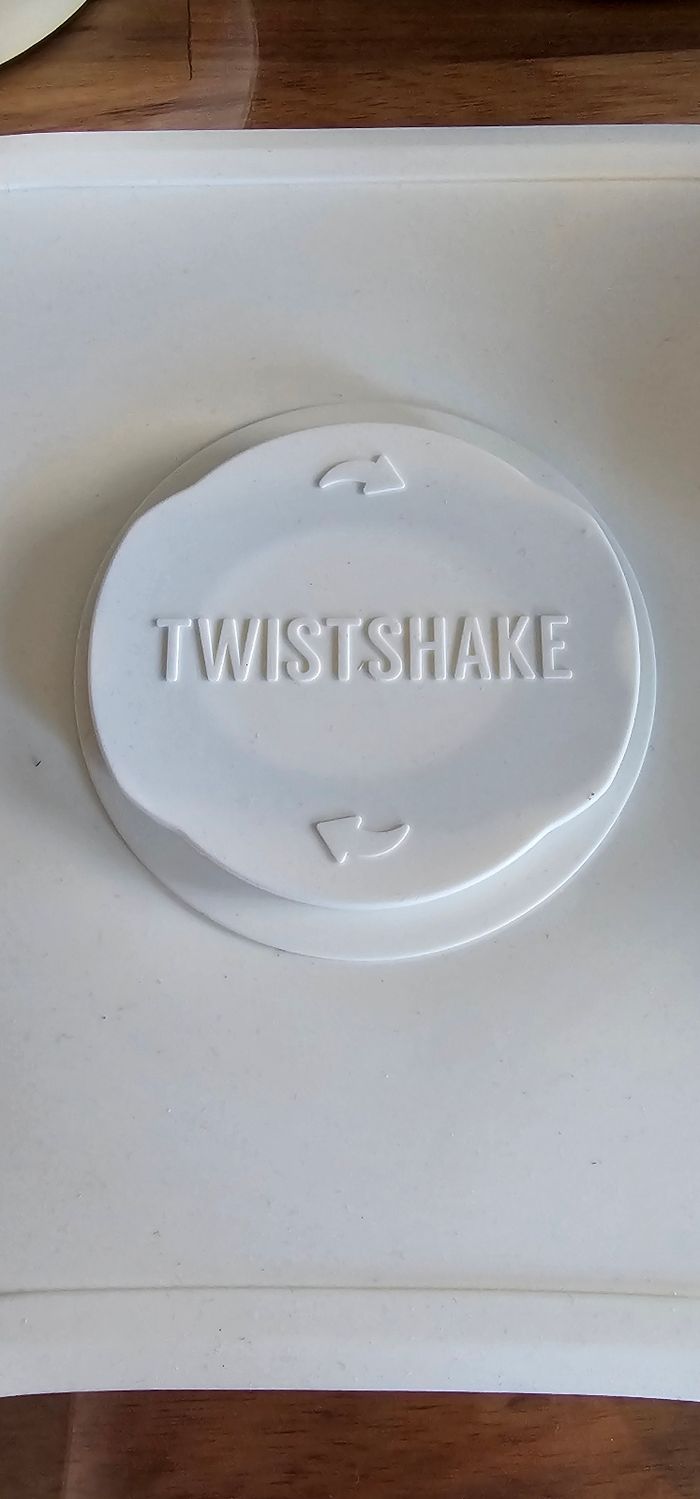 Lot assiettes et bol twistshake - photo numéro 2