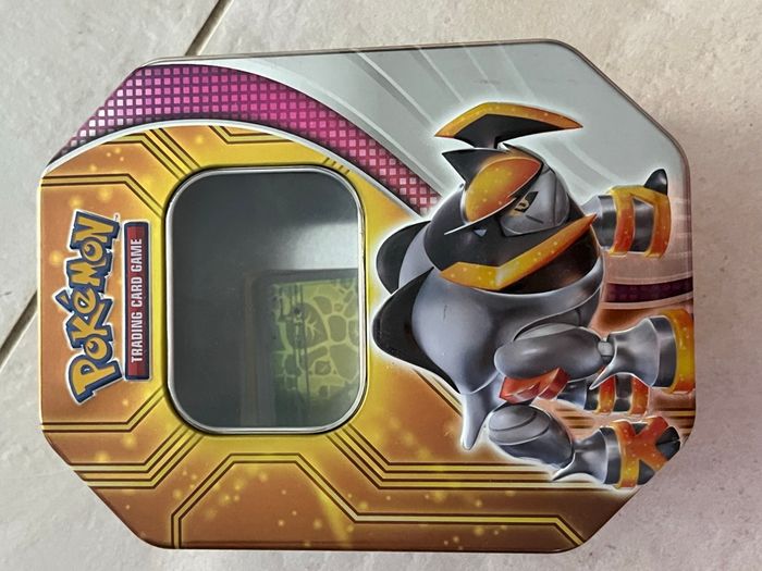 Pokebox tin Pokémon paradox destiné lot carte