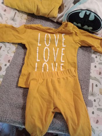 Très gros carton de vêtements bébé garçon 3 mois