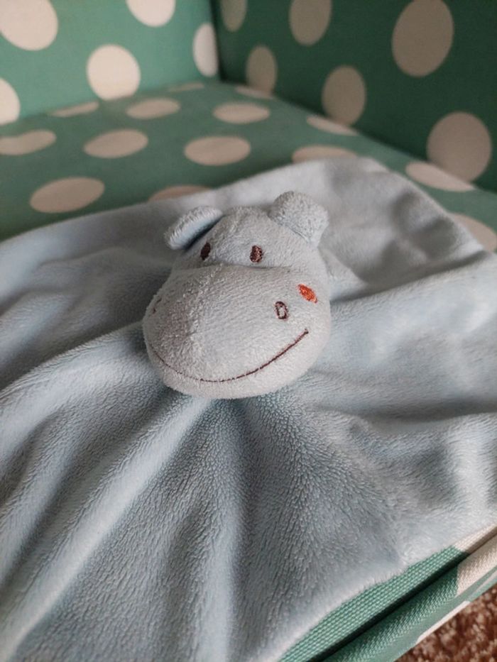 Bebe9 - doudou hippo bleu attache tetine - photo numéro 2