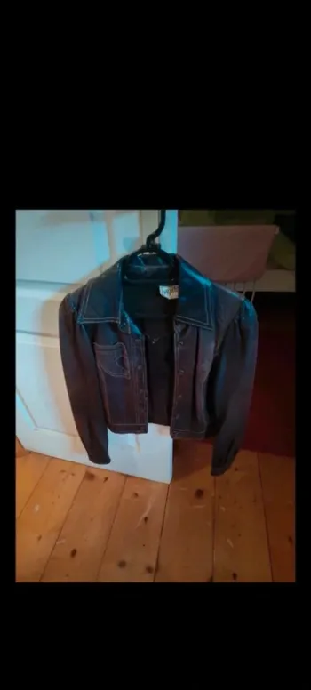 Veste en Cuir Véritable Bagatelle – Taille 36 – Pièce Rare & Stylée