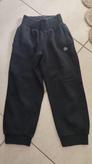 Lot de 2 un Jean bleu et un bas noir