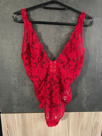 Etam body rouge 