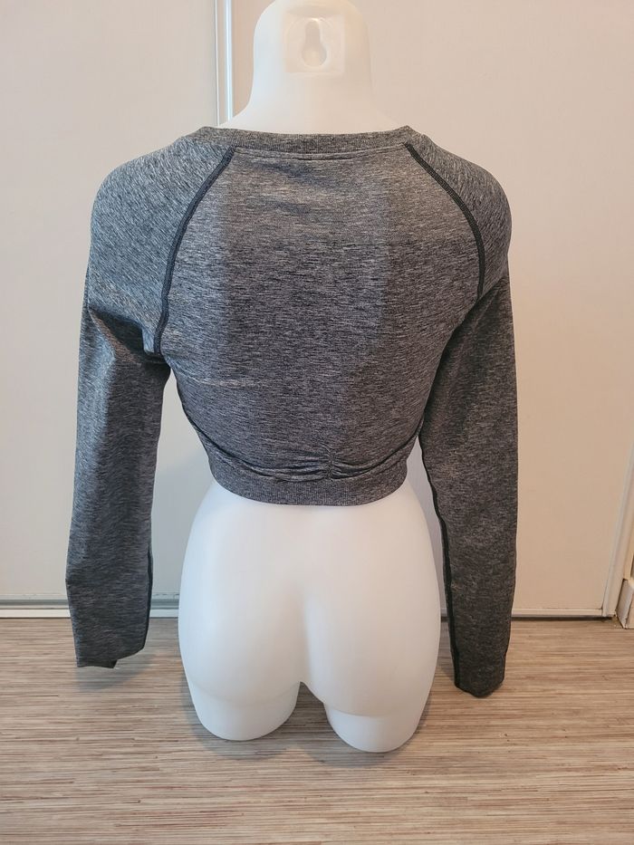 Haut de sports - photo numéro 2