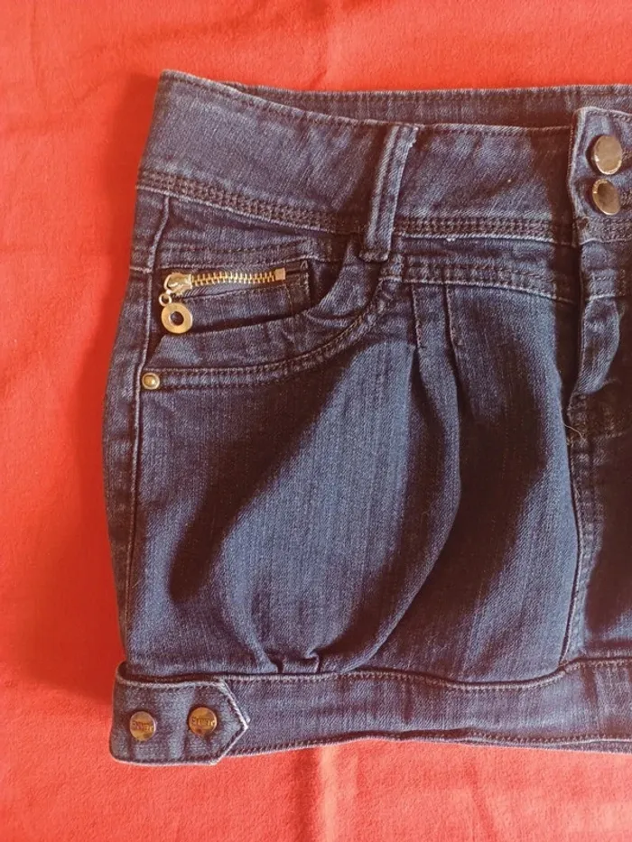 Mini jupe en jean - photo numéro 4