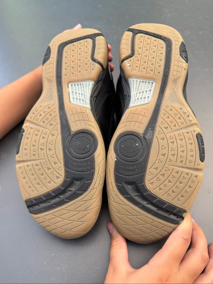 Chaussures de salle - semelle non marquante - photo numéro 7