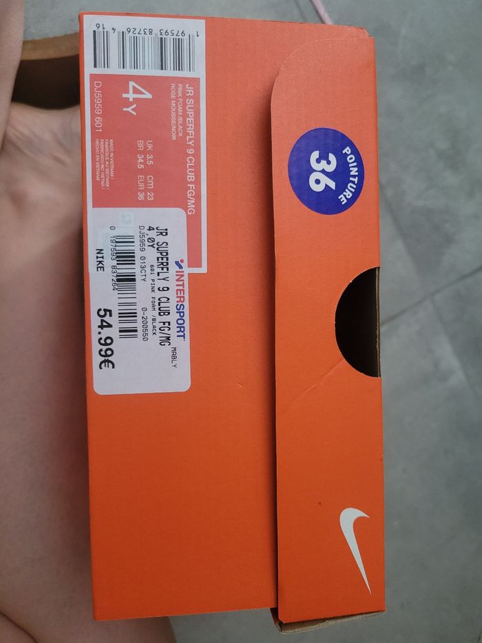 Chaussures de foot Nike T.36 - photo numéro 6